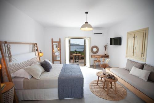 boutique hotels in Schoinoussa Island