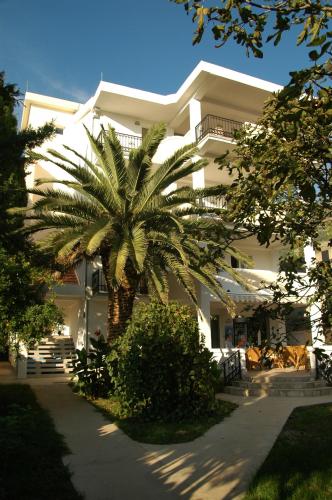 boutique hotels in Sutomore