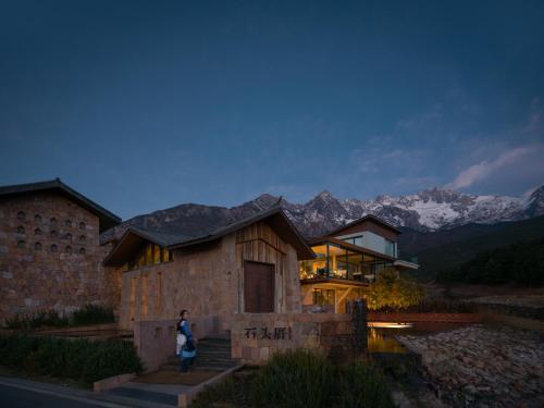 boutique hotels in Shangri-La