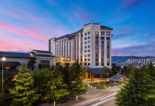 boutique hotels in Shangri-La