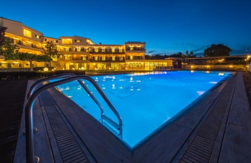 boutique hotels in Finikounta