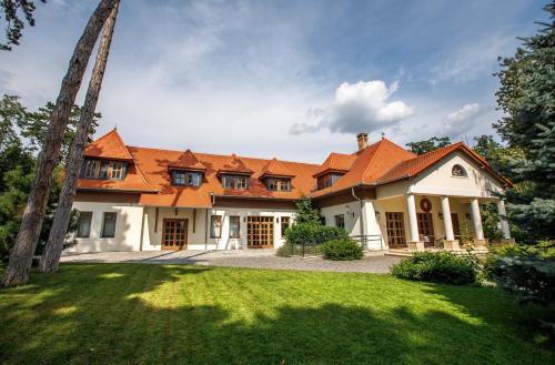 boutique hotels in Lake Szelid