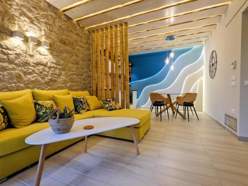 boutique hotels in Finikounta