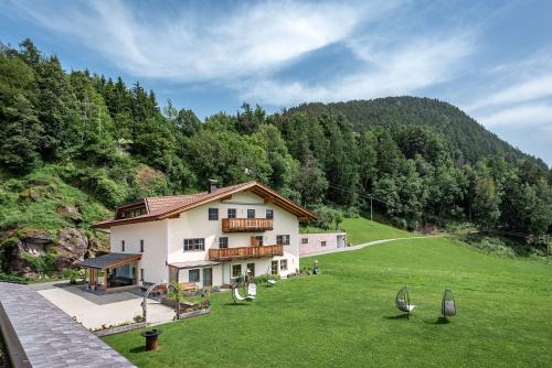 boutique hotels in Villandro