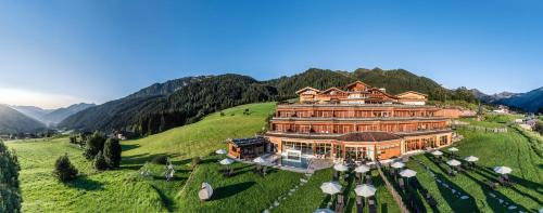boutique hotels in Racines