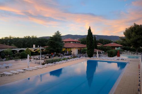 boutique hotels in Mimosa Road
