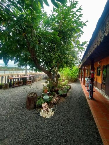 boutique hotels in Sra Aem