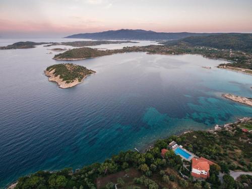 boutique hotels in Aristotelis