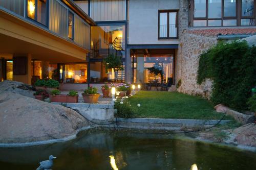 boutique hotels in Caceres Province