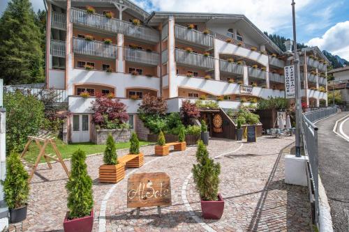 boutique hotels in Canazei