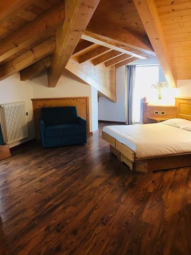 boutique hotels in Commezzadura
