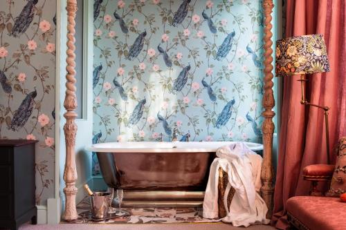 boutique hotels in Shepherds Bush