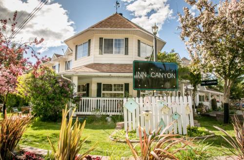 boutique hotels in Banff National Park