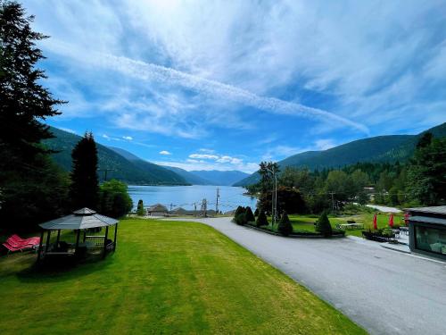 boutique hotels in Kootenay Rockies
