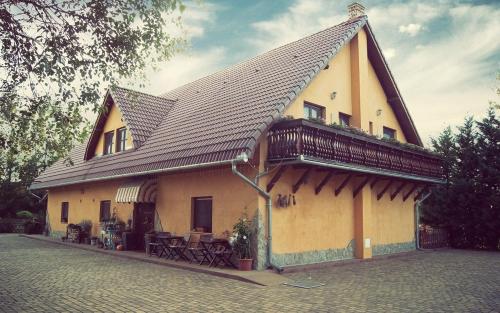 boutique hotels in Lake Szelid