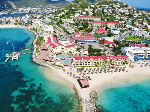 boutique hotels in Maho Reef