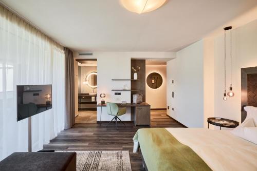 boutique hotels in Mendel Pass