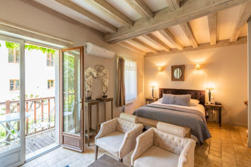 boutique hotels in Santiago'S Route