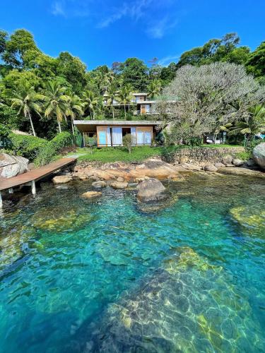 boutique hotels in Abraão