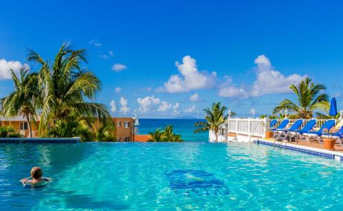 boutique hotels in Maho Reef