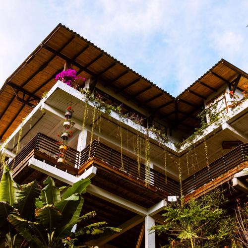 boutique hotels in Salamina