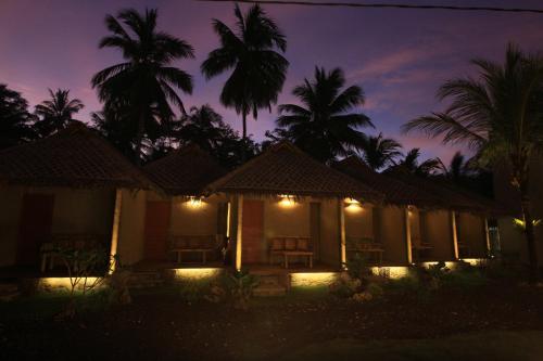 boutique hotels in Batukaras