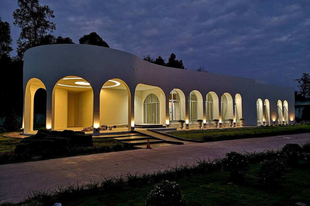 boutique hotels in Sra Aem