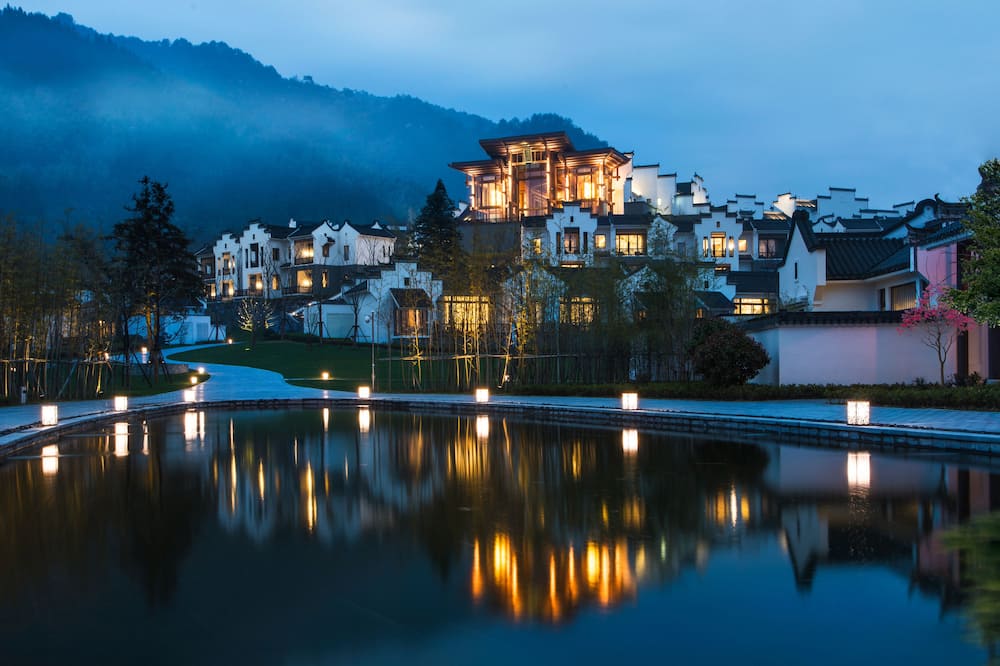 boutique hotels in Yi