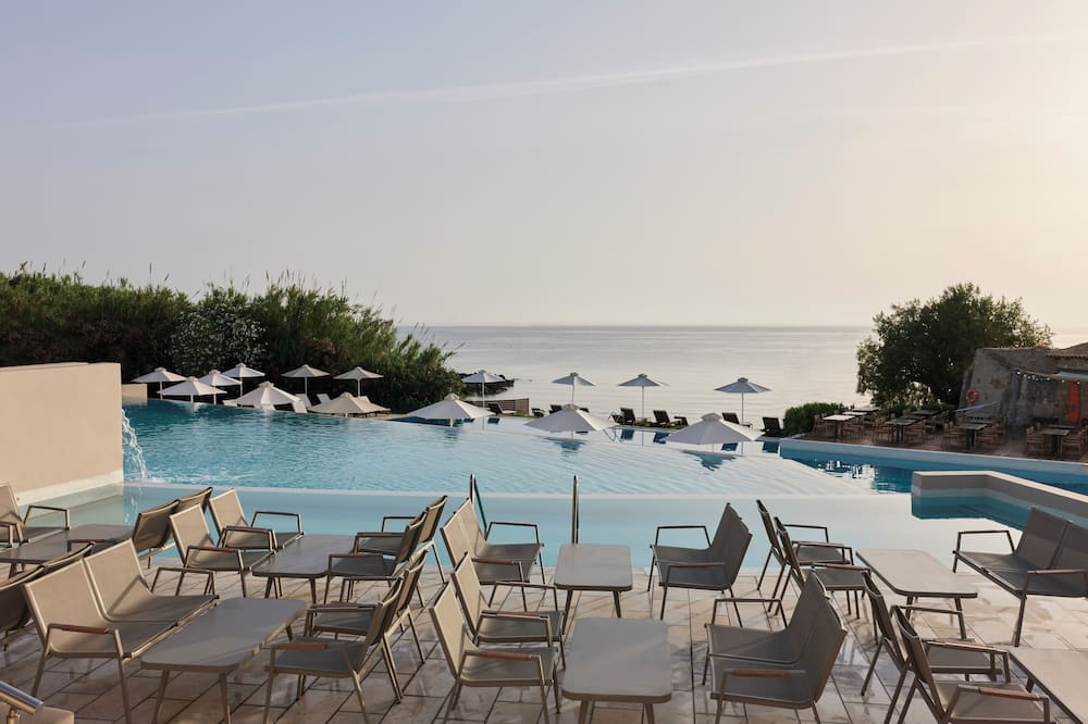 boutique hotels in Tragaki