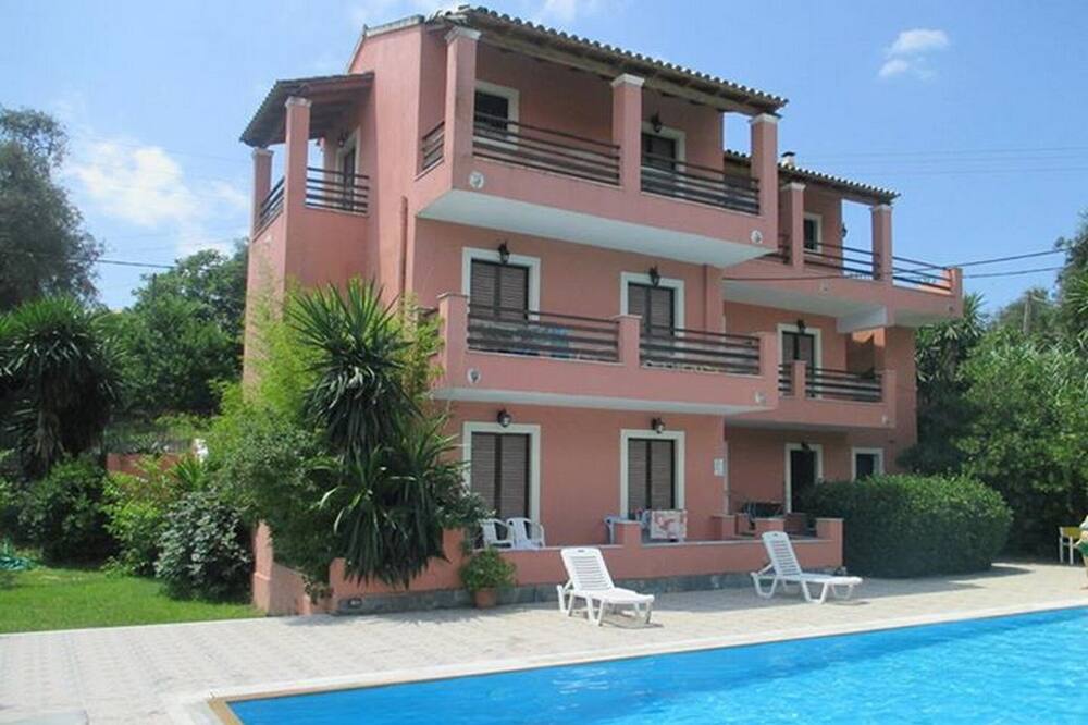 boutique hotels in Ypsos