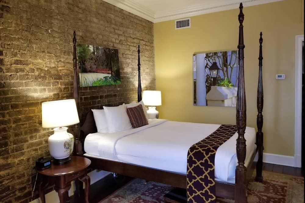 boutique hotels in Charleston Area