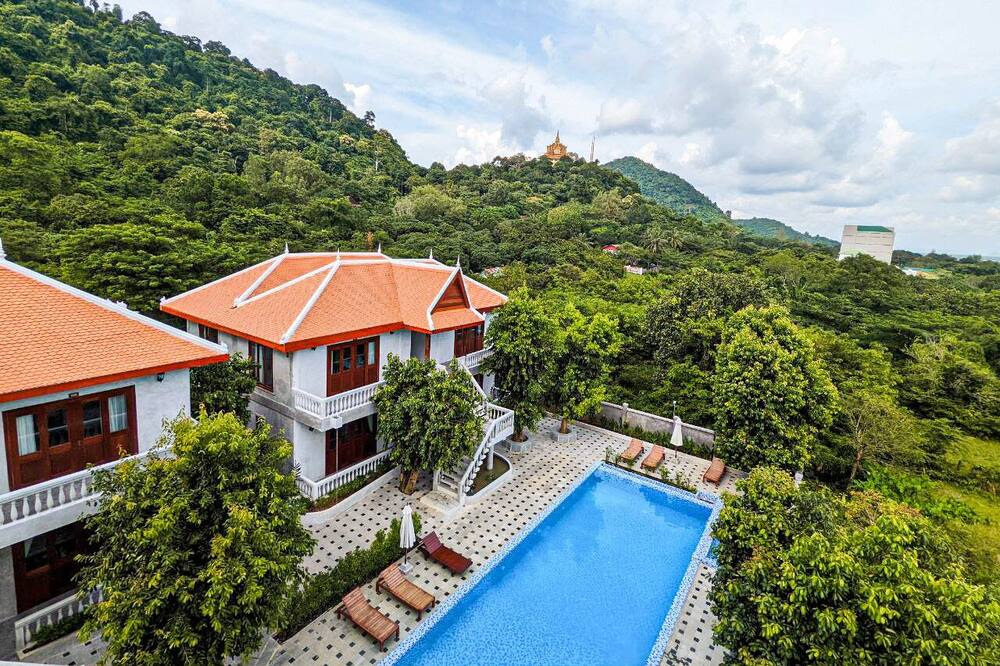 boutique hotels in Kep National Park