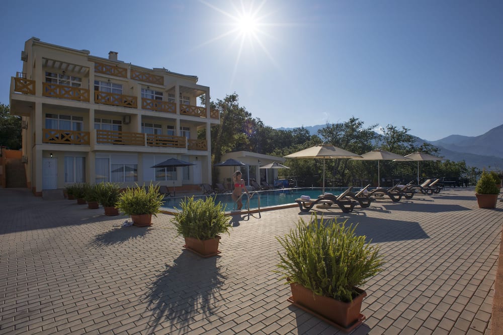 boutique hotels in Bar